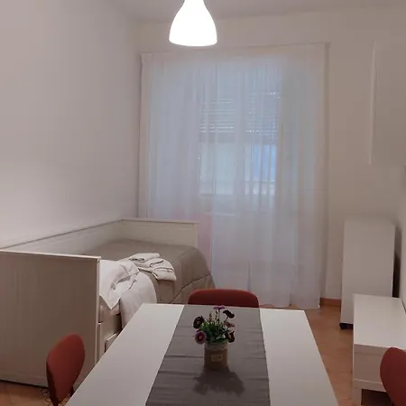 Apartment Appartament La Maison Petit